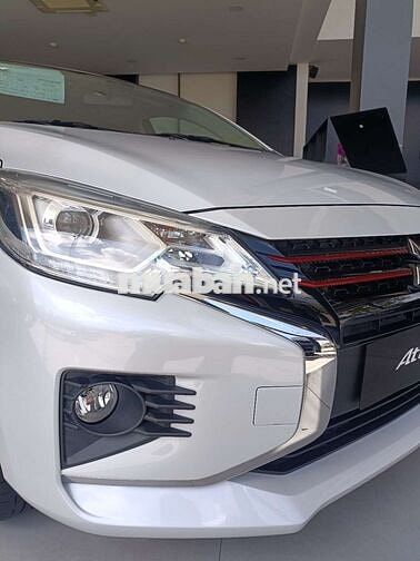Attrage CVT Trắng Giá Sát