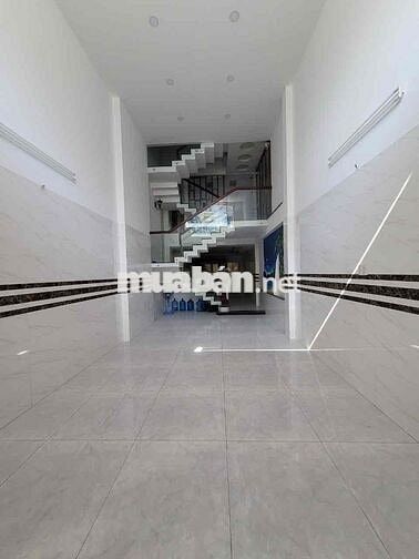 Cho thuê nhà dài hạn  ngang 4,5 dài 20 m trệt lửng 3 lầu Giá 20 tr / t