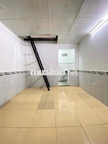 Cần nhượng lại 2 phòng trọ có gác gần trường ĐH SPKT, làng đại học