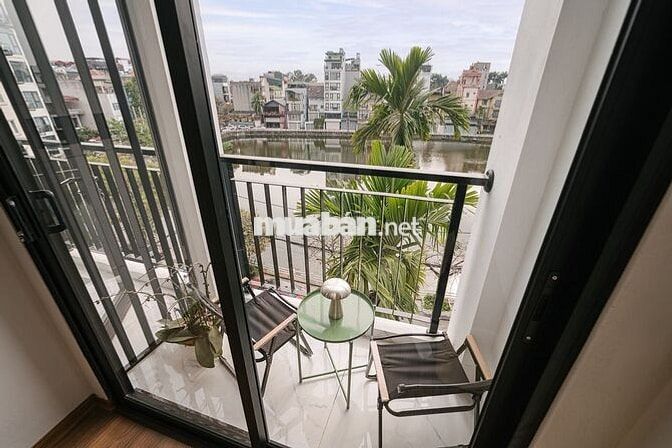 3PN - 115 m2 - mặt hồ Bồ Đề - Long Biên - 15 tr