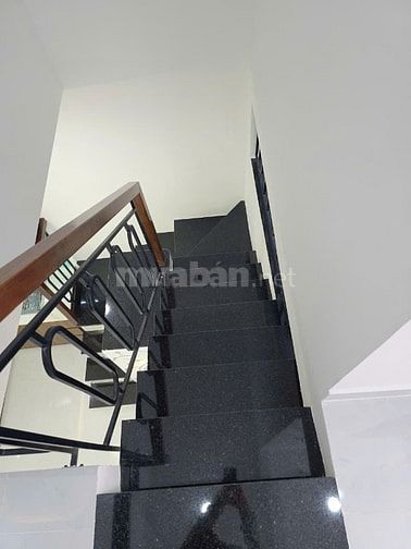 Bán nhà đẹp sát mặt đường lạc long quân p8 tân bình