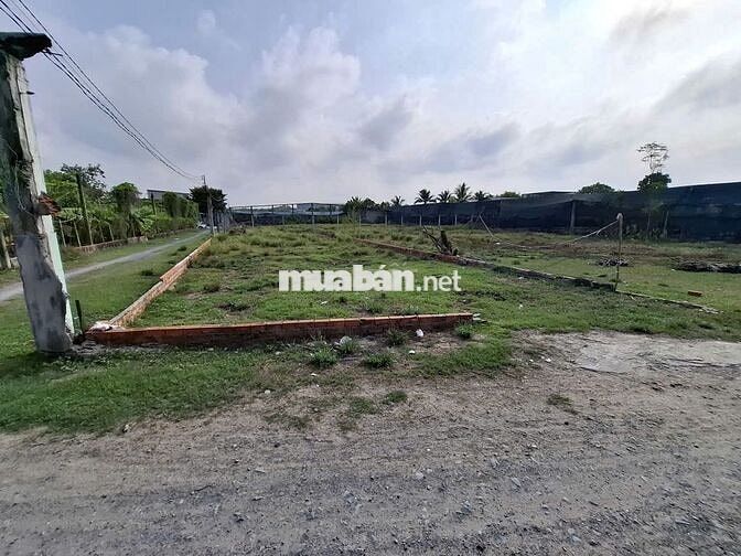 Đất đô thị, 2 mặt tiền. Ngang 11m, dài 29m. Giá 1,15 tỷ 