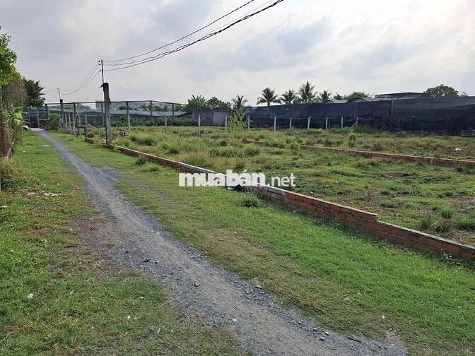 Đất đô thị, 2 mặt tiền. Ngang 11m, dài 29m. Giá 1,15 tỷ 