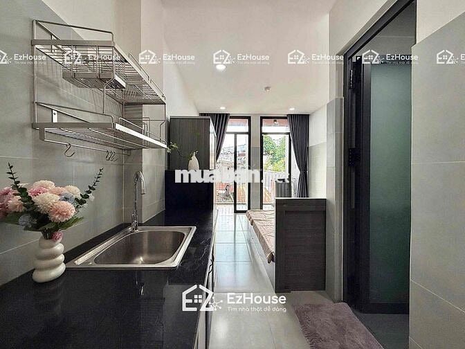 Phòng Ban Công Thoáng Giá Rẻ | Thang Máy | Hầm Xe Lớn