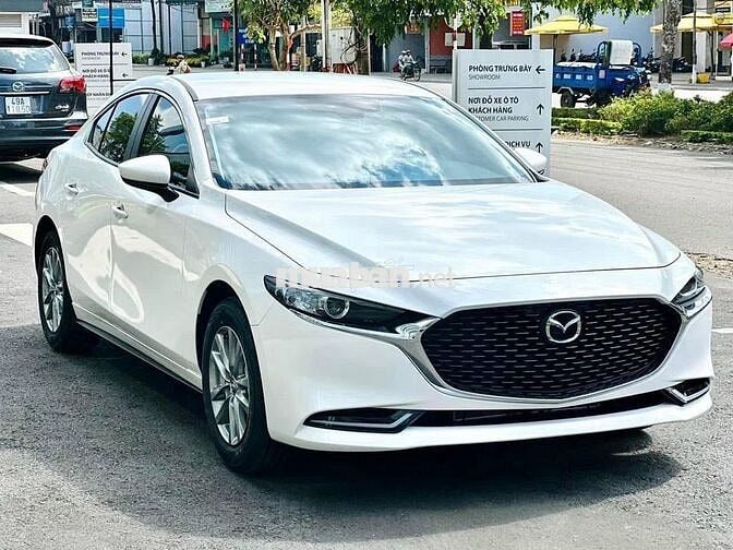Mazda 3 Luxury - ƯU ĐÃI HƠN 100% LPTB