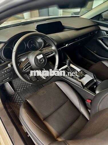 Mazda 3 Luxury - ƯU ĐÃI HƠN 100% LPTB