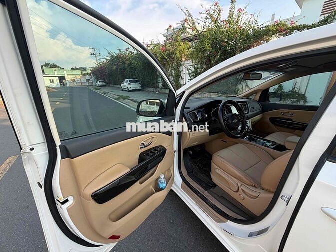 Kia Sedona 2017 Deluxe Trắng