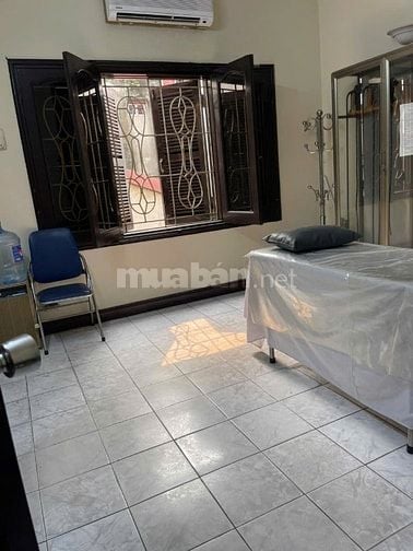 Cho thuê nhà 5 tầng,10 phòng, vị trí đẹp, mặt tiền rộng phố Đội Cấn