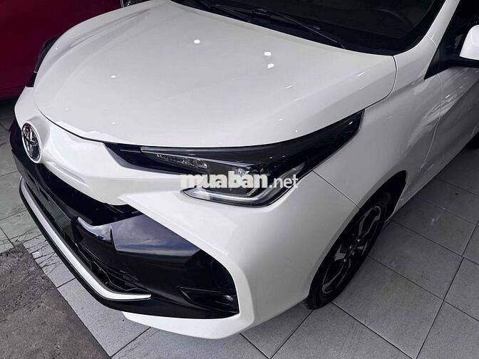 Toyota Vios E Số sàn Trắng