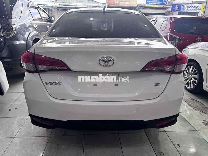 Toyota Vios E Số sàn Trắng