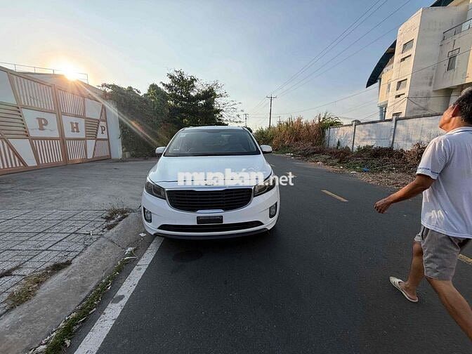 Kia Sedona 2017 Deluxe Trắng