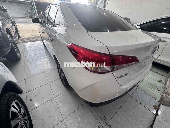 Toyota Vios E Số sàn Trắng