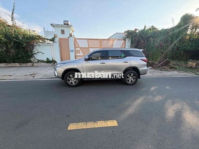 Toyota Fortuner 2.4 AT 89.000km