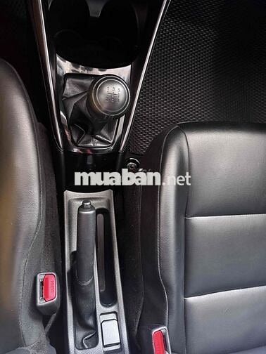 Toyota Vios E Số sàn Trắng