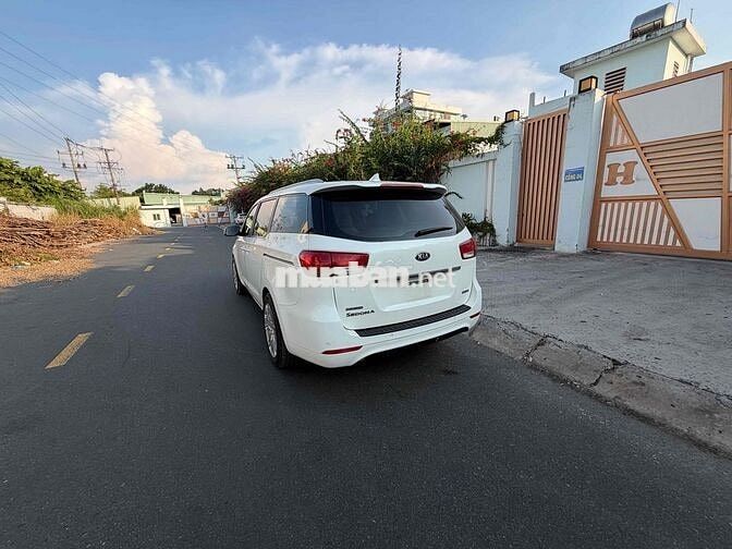 Kia Sedona 2017 Deluxe Trắng