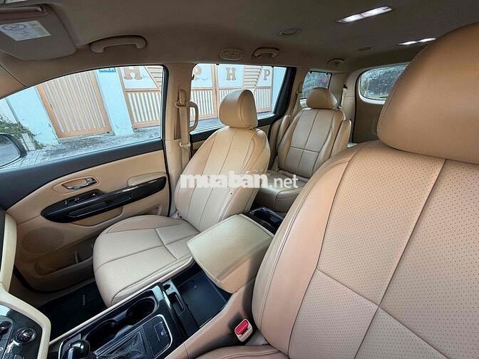 Kia Sedona 2017 Deluxe Trắng