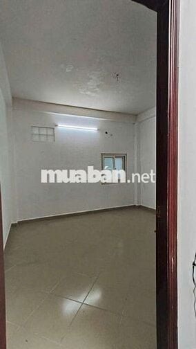 Cho thuê nguyên căn trống rộng, 6pn4wc, hẻm tải Đg Quang Trung p11 GV 