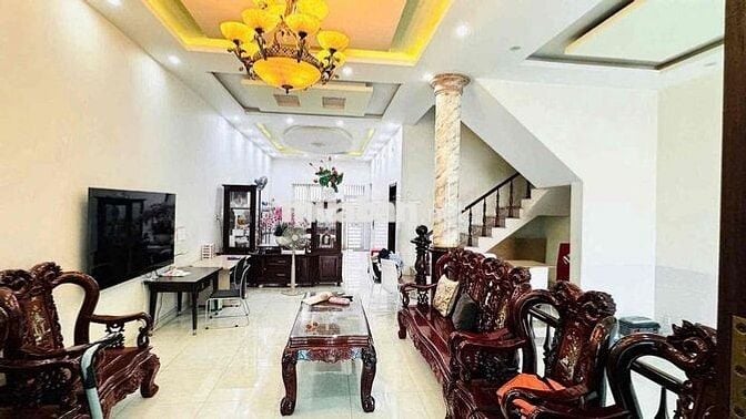 Nhà Ngay Trường tiểu Học Phú Tân 7,5x20m. 4pn 4wc