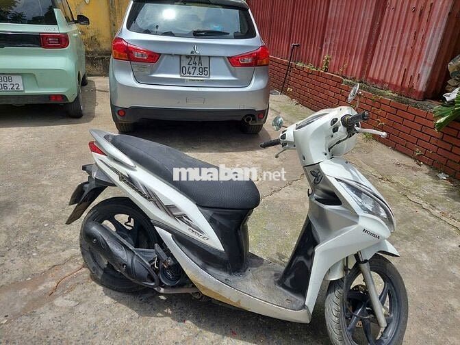 Honda Vision Trắng Đã sử dụng