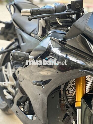 Yamaha R15 Đen