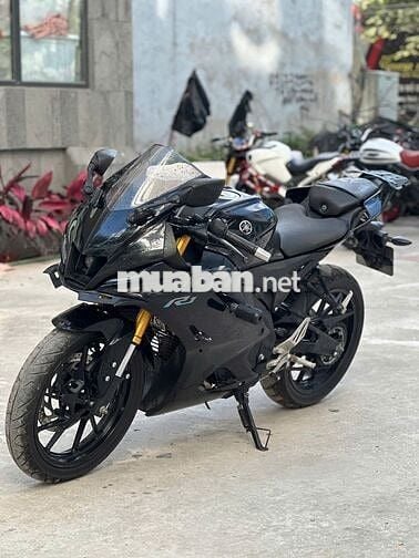 Yamaha R15 Đen