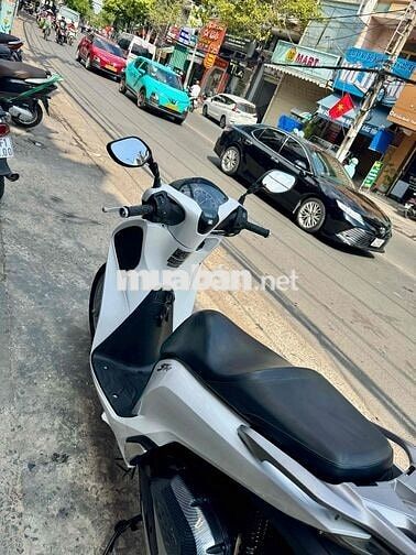 🔴🔴  SH 125 CBS Trắng đen 2018 xe đẹp bao sang tên
