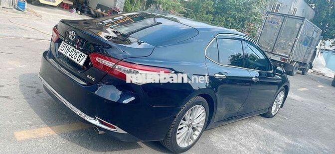 Toyota Camry 2.5Q Đen