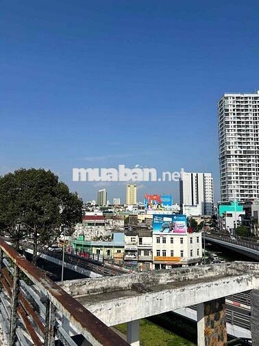 CHO THUÊ BIỂN QUẢNG CÁO MT 3/2 - CẦU VƯỢT CÂY GÕ - VỊ TRÍ ĐẸP
