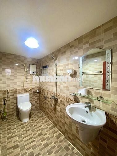 CHO THUÊ NHÀ NGUYÊN CĂN ĐƯỜNG PHẠM NGỌC THẠCH - VỊ TRÍ NGAY TTTP