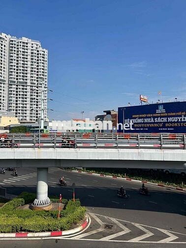 CHO THUÊ BIỂN QUẢNG CÁO MT 3/2 - CẦU VƯỢT CÂY GÕ - VỊ TRÍ ĐẸP
