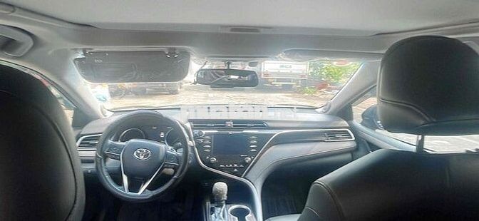 Toyota Camry 2.5Q Đen
