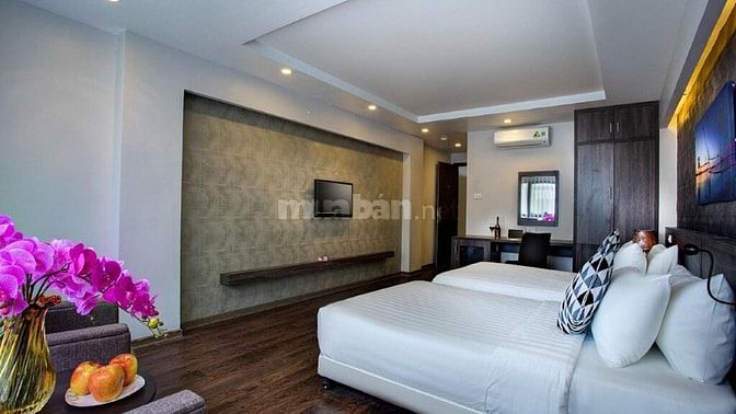 Cho thuê khách sạn mặt phố Bùi Thị Xuân, 31 phòng