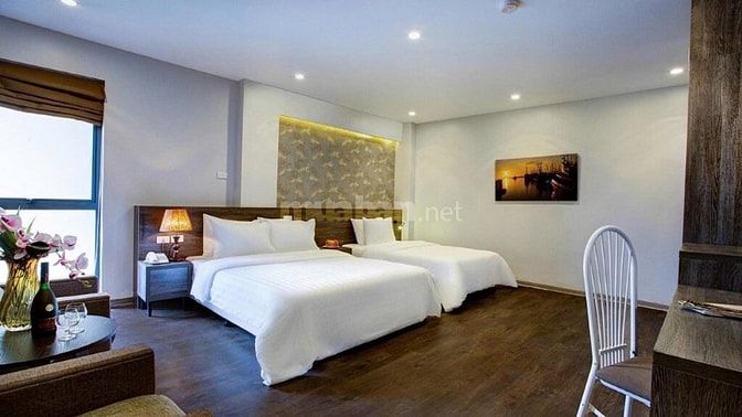 Cho thuê khách sạn mặt phố Bùi Thị Xuân, 31 phòng