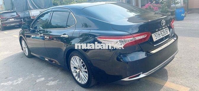Toyota Camry 2.5Q Đen