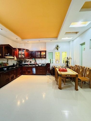 Bán nhà 2 lầu 6x20, giá 750 triệu, ngay chợ Phú Lạc, sổ Hồng riêng 