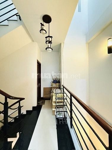 Bán nhà 2 lầu 6x20, giá 750 triệu, ngay chợ Phú Lạc, sổ Hồng riêng 