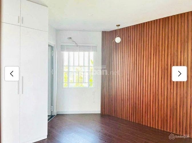 Nhà Bán góc 2 mặt tiền hẻm xe hơi đường Huỳnh Tấn Phát