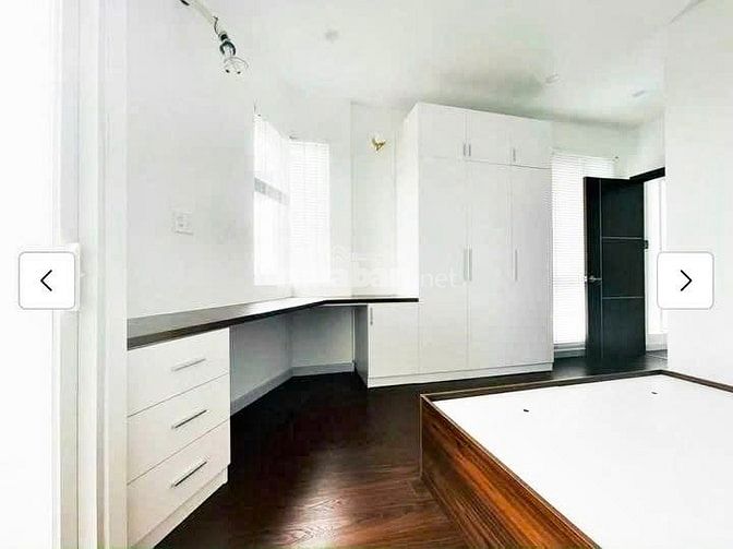 Nhà Bán góc 2 mặt tiền hẻm xe hơi đường Huỳnh Tấn Phát