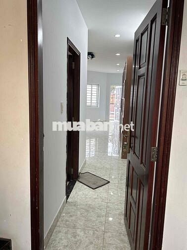 CHO THUÊ PHÒNG TRỌ NGUYÊN TẦNG 3 QUẬN 5 ( ĐI BỘ RA ĐHYD 5P)