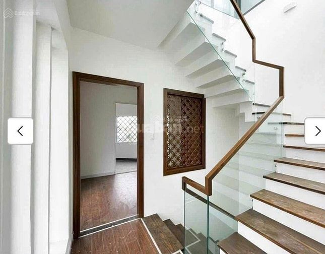 Nhà Bán góc 2 mặt tiền hẻm xe hơi đường Huỳnh Tấn Phát