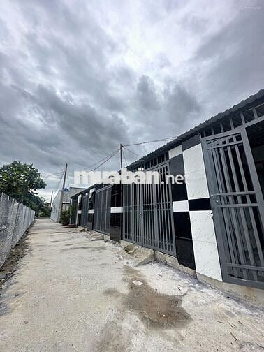 Nhà 109m2 Ngay quốc lộ 22 Chạy vào 400m, giá chỉ 1,45 tỷ sổ hồng riêng
