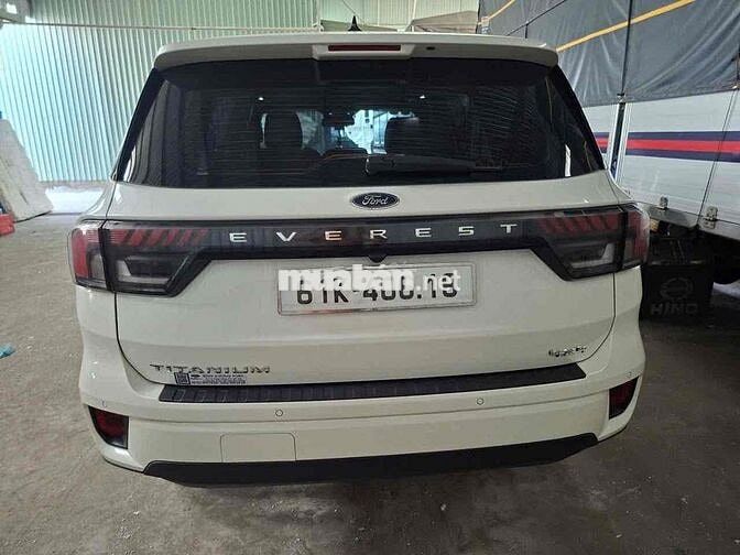Ford Everest 2024 25000 km Trắng
