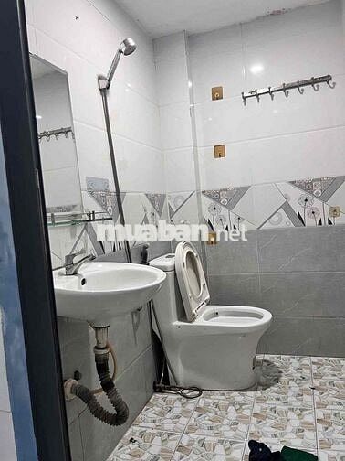 nhà cấp 4,4,5 tỷ -Linh Xuân Thủ Đức- 72m2 ngang 6,7 , hẻm xe hơi nhỏ,