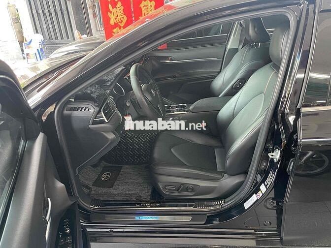 Toyota Camry 2021 2.5Q Đen 38km