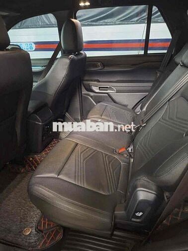 Ford Everest 2024 25000 km Trắng