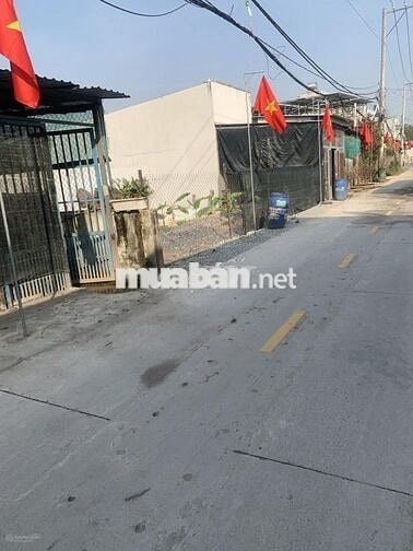 Nhà 109m2 Ngay quốc lộ 22 Chạy vào 400m, giá chỉ 1,45 tỷ sổ hồng riêng