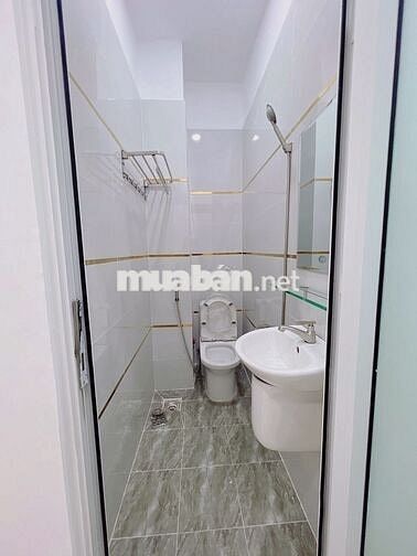 Bán nhà 4x11m, 2pn, 2 toilet, 1 phòng thờ, đường số 6, Quận Bình Tân