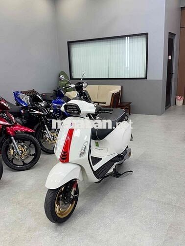 Vespa Sprint 150 Racing 2020 rin chuẩn lướt