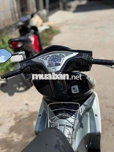 Honda Air Blade 125 Trắng bạc biển 65
