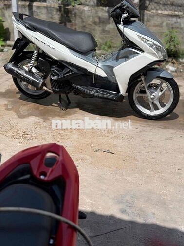 Honda Air Blade 125 Trắng bạc biển 65